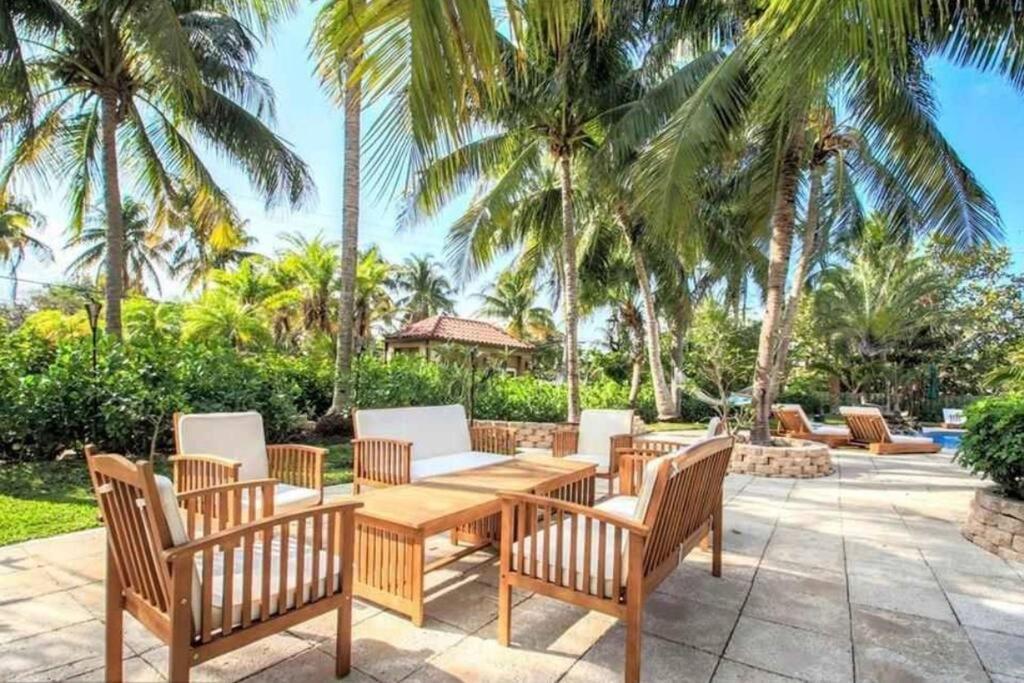Swaying Palm Beach House Fort Lauderdale Exterior photo