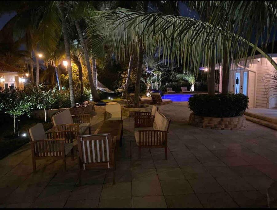 Swaying Palm Beach House Fort Lauderdale Exterior photo